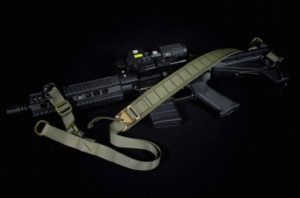 Mehr über den Artikel erfahren REISS DICH AM RIEMEN – GUNFIGHTER SLING VON MD-TEXTI